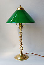 Twisted Table lamp with lamp shade-holder